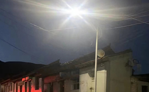 农村院子里最适合的措勤太阳能路灯亮度与安装要点 农村院子里最适合的措勤太阳能路灯亮度与安装要点