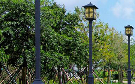 太阳能措勤庭院灯价格为何差三倍？关键看这几点